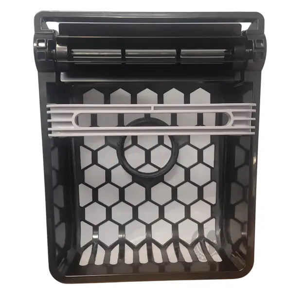 Betta debris basket for robotic pool skimmer