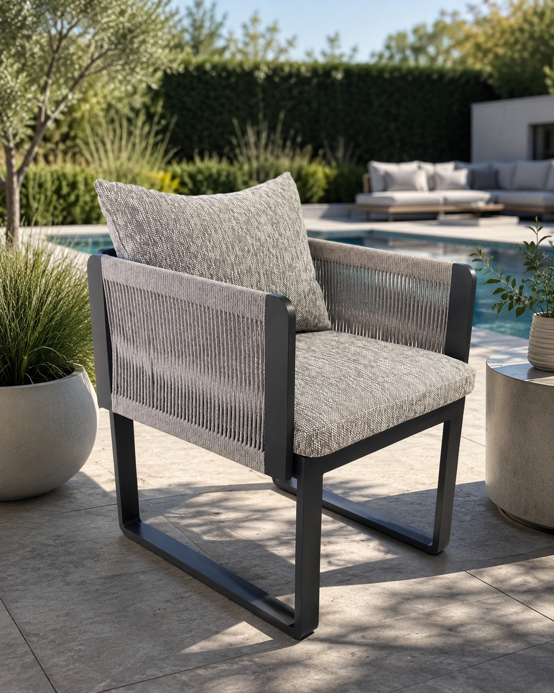 Chaise de salle à manger Square Baie Oriental par ATOLL | Élégance contemporaine et confort supérieur