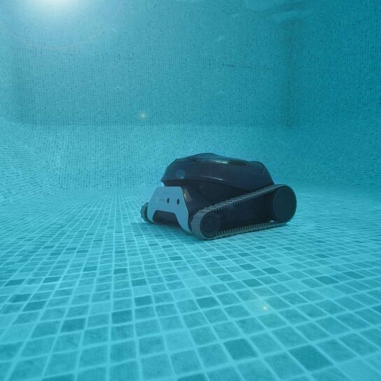 Dolphin LIBERTY 300 Robotic Pool Cleaner