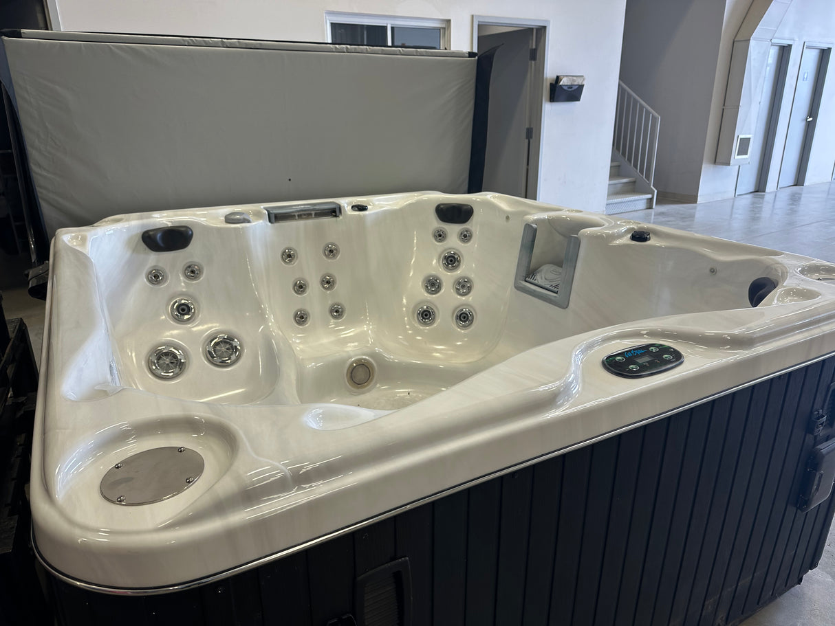 CalSpas Z630L Reconditionné – Spa 6 places 80” x 84” avec Garantie