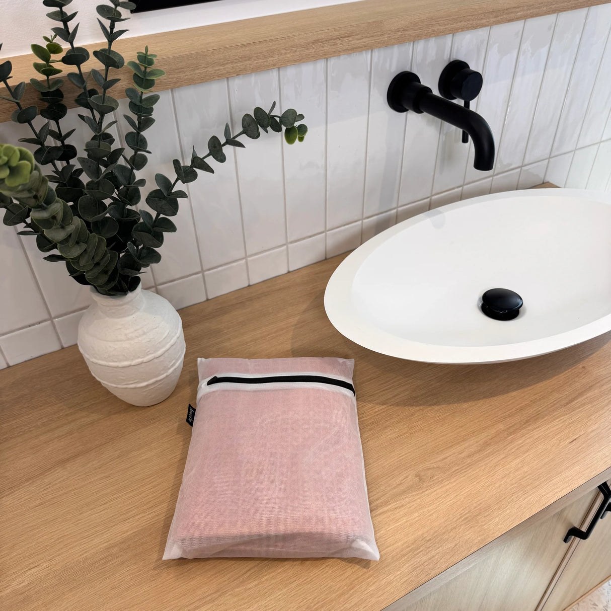 Kawelä Pink Lake Children's Hooded Towel