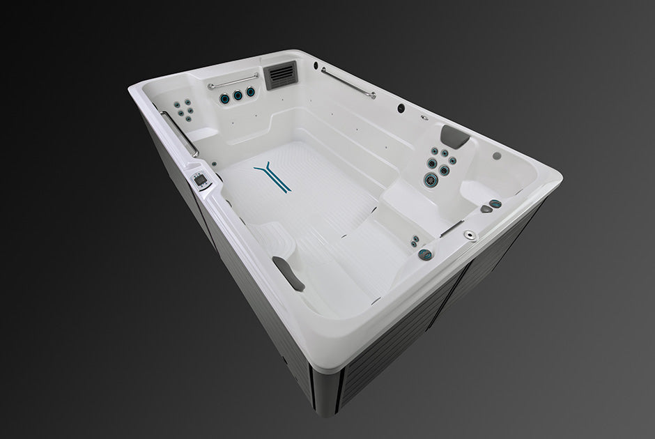 R200 · Endless Pools — vue de trois quarts