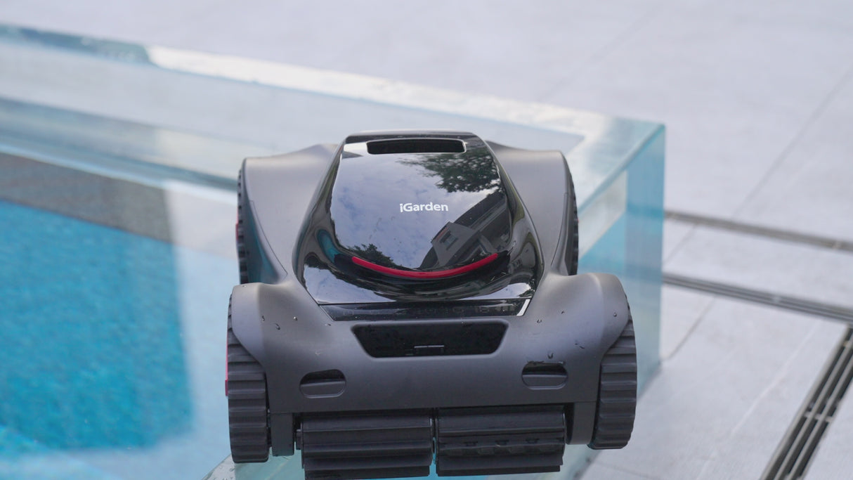Robot nettoyeur de piscine sans fil Moov M1-50 | Piscines jusqu'à 29,5 pieds